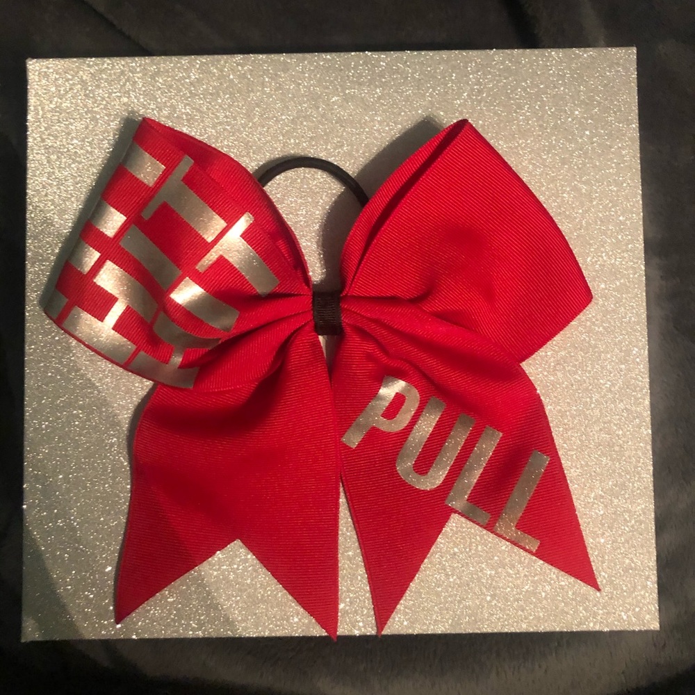 Cheerleading Bows— 1 for 15$ or 2 for 25$